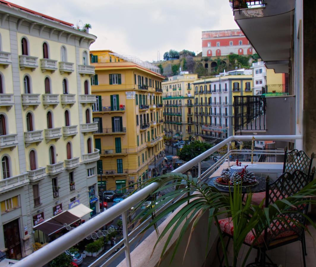 Hotel Well Come - Palazzo Reale Nápoles Exterior foto